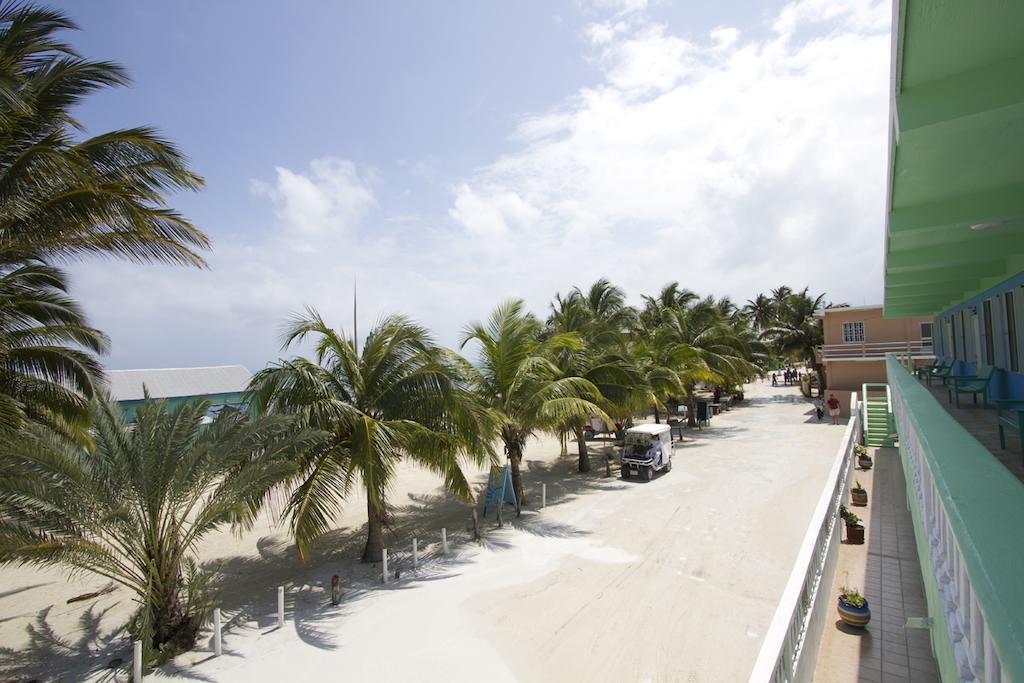 Rainbow Hotel Caye Caulker Buitenkant foto